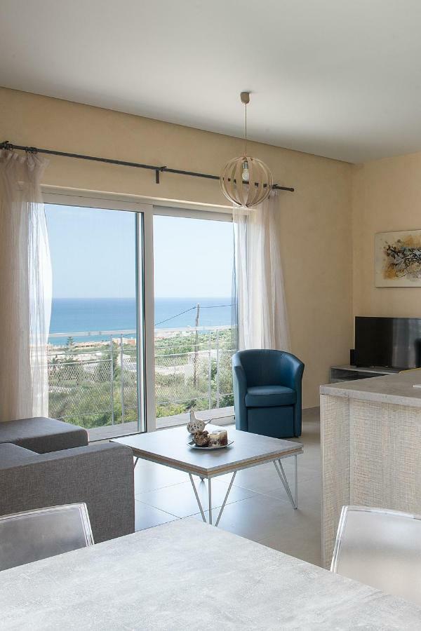 Pantanassa Villa Thalia Agia Marina エクステリア 写真