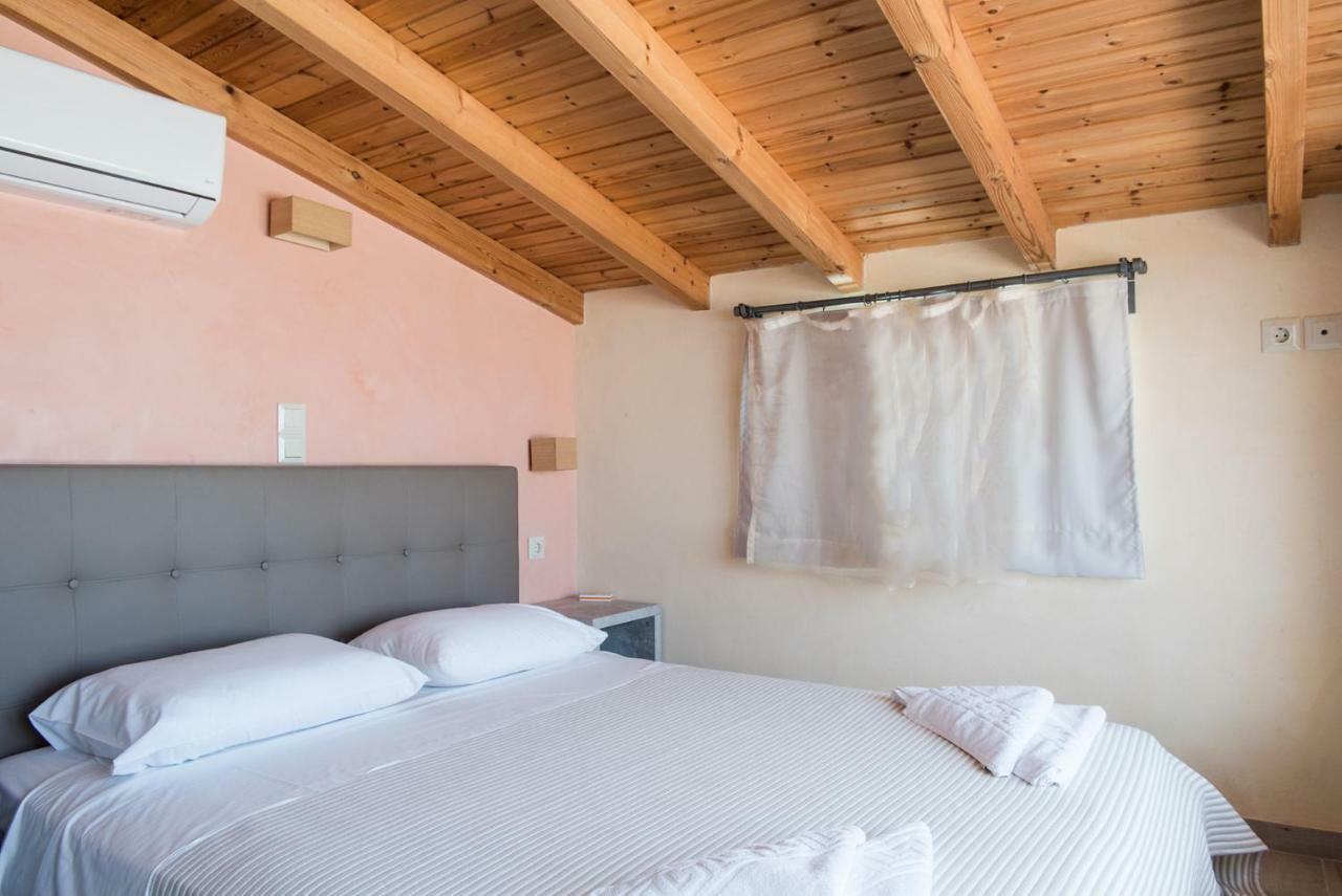Pantanassa Villa Thalia Agia Marina エクステリア 写真