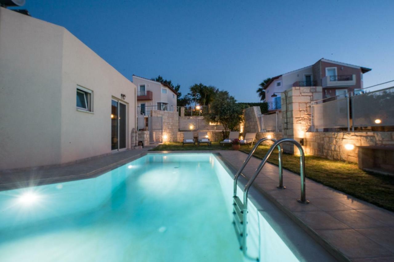 Pantanassa Villa Thalia Agia Marina エクステリア 写真