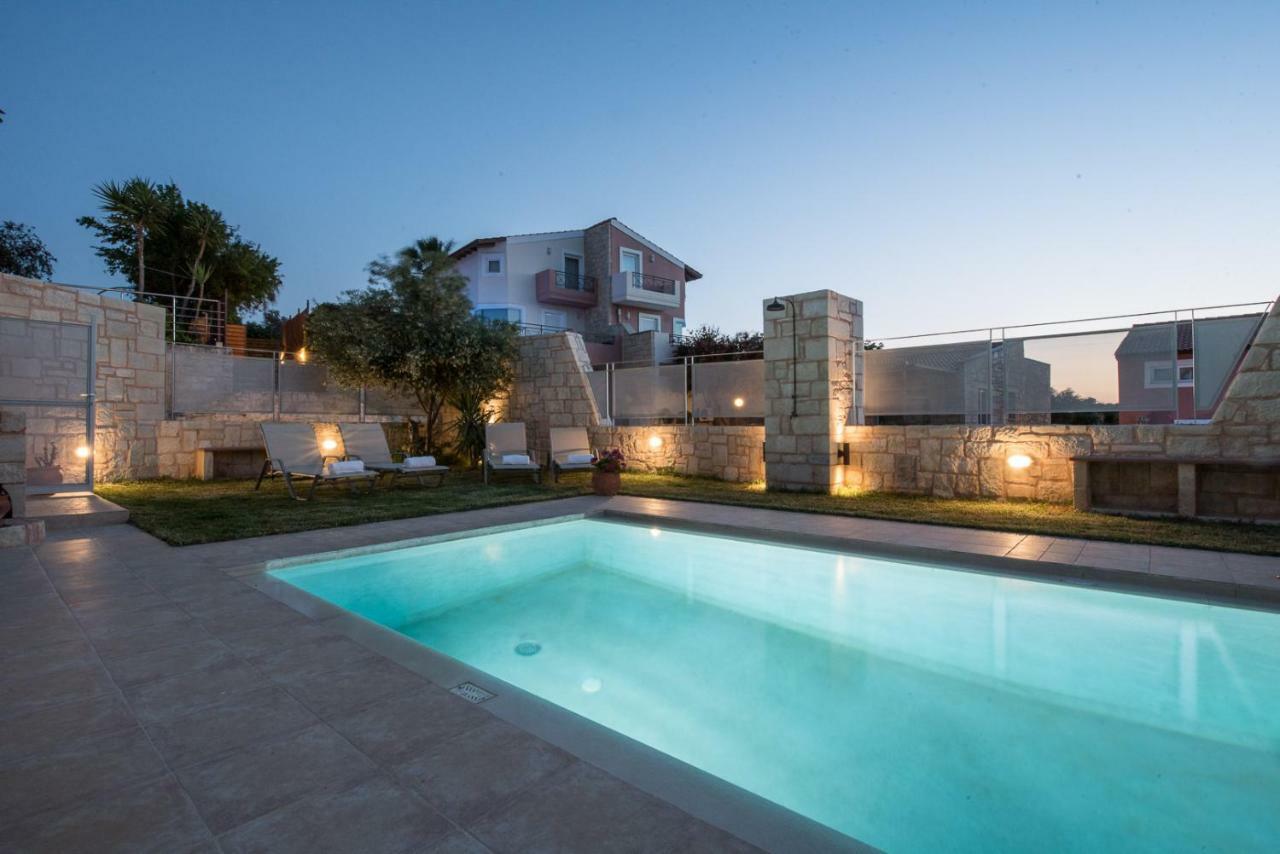 Pantanassa Villa Thalia Agia Marina エクステリア 写真